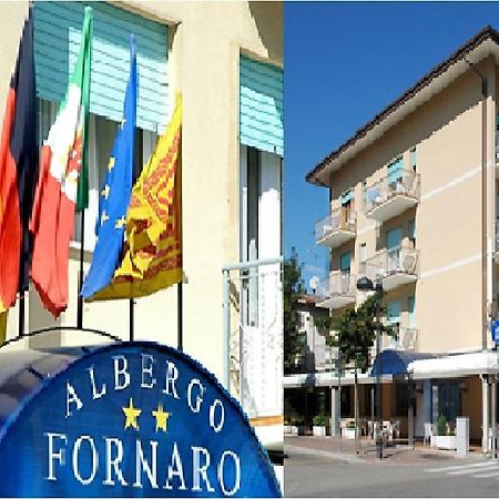 Hotel Fornaro Caorle Extérieur photo