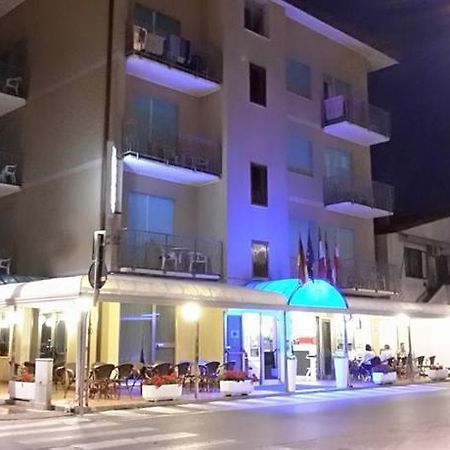 Hotel Fornaro Caorle Extérieur photo