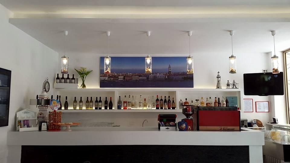 Hotel Fornaro Caorle Extérieur photo