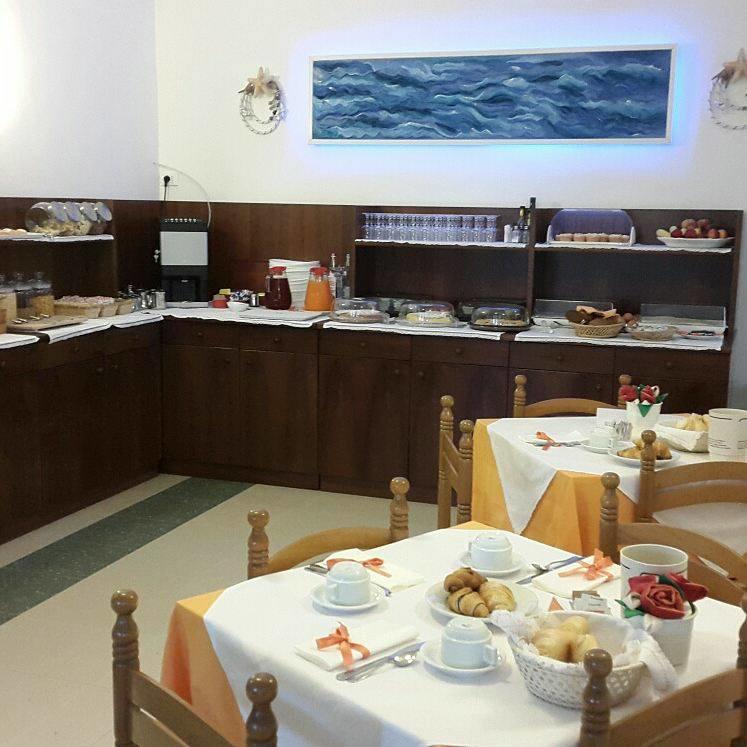 Hotel Fornaro Caorle Extérieur photo